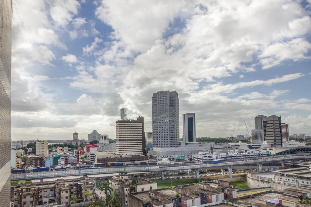 Erya By Suria Johor Bahru Hotel Bagian luar foto