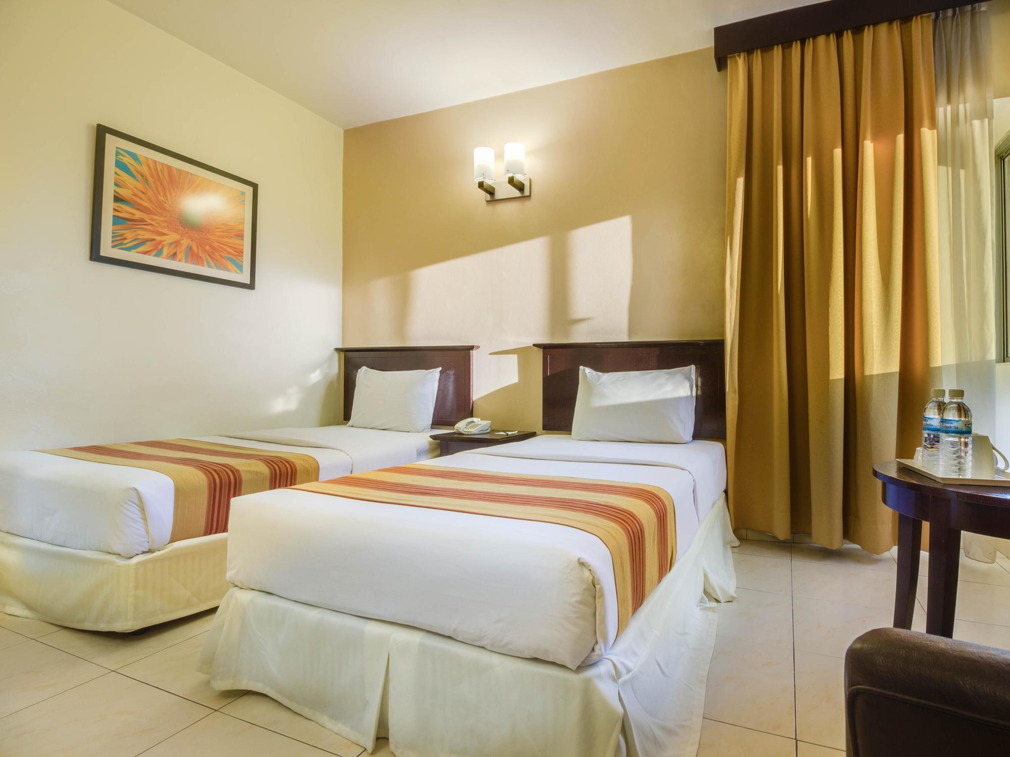 Erya By Suria Johor Bahru Hotel Bagian luar foto