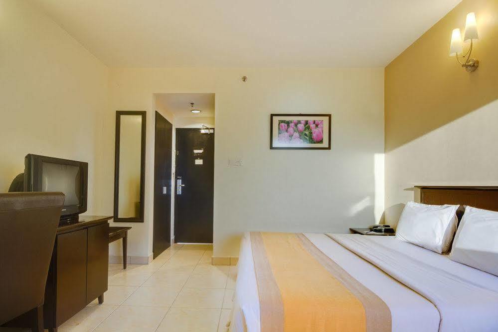 Erya By Suria Johor Bahru Hotel Bagian luar foto