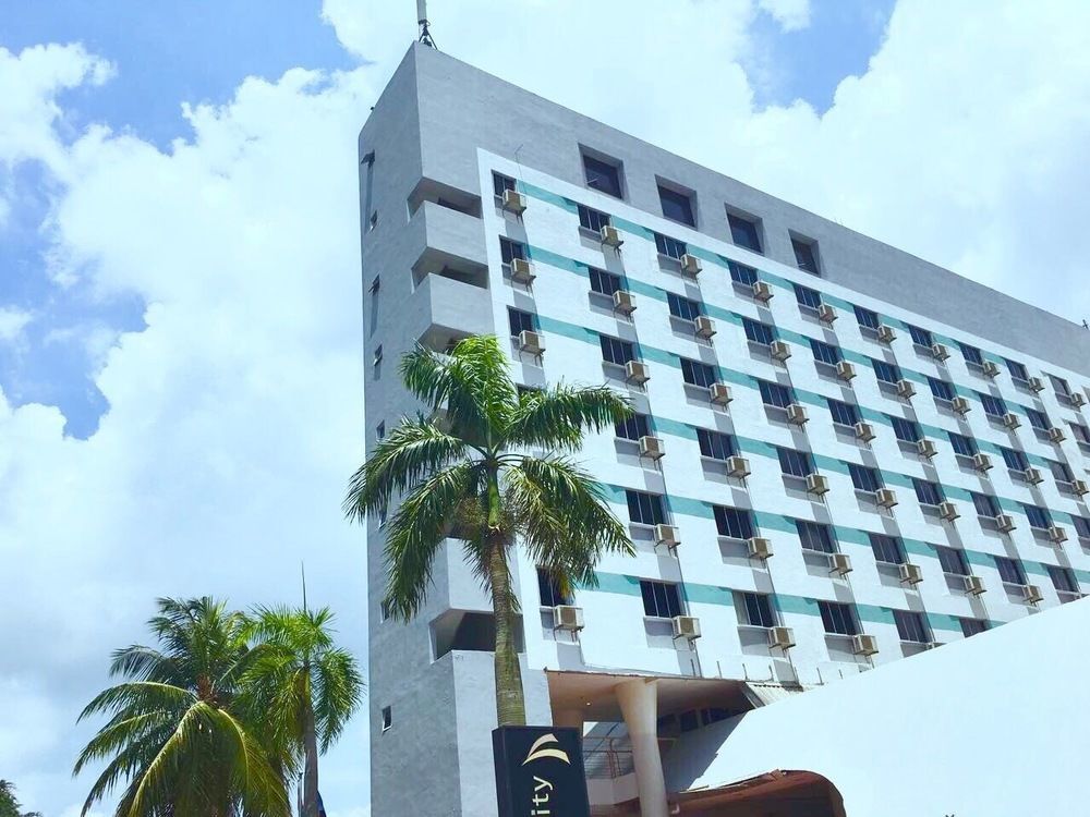 Erya By Suria Johor Bahru Hotel Bagian luar foto